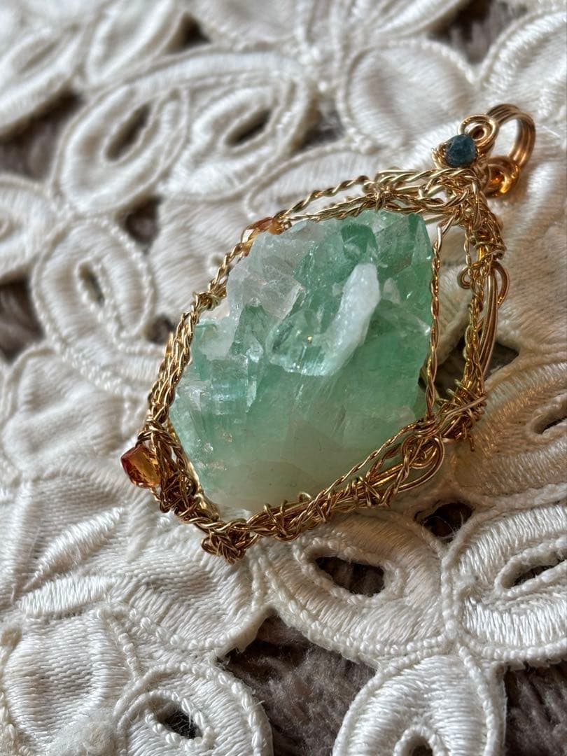 本日限定価格！ アクアリリス グリーンアポフィライト ペンダントトップ