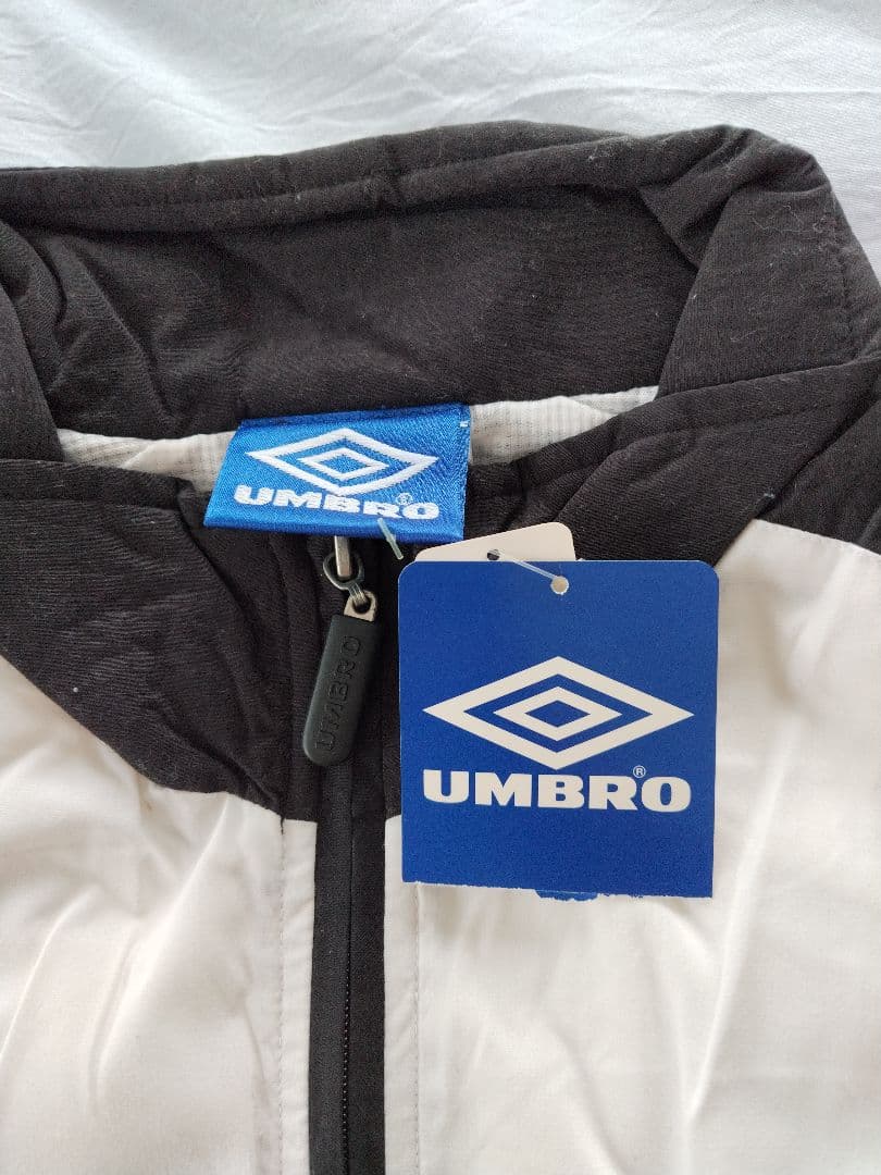 Umbro マンチェスターU ビステ・ウィンドブレーカー セット 黒/白/赤