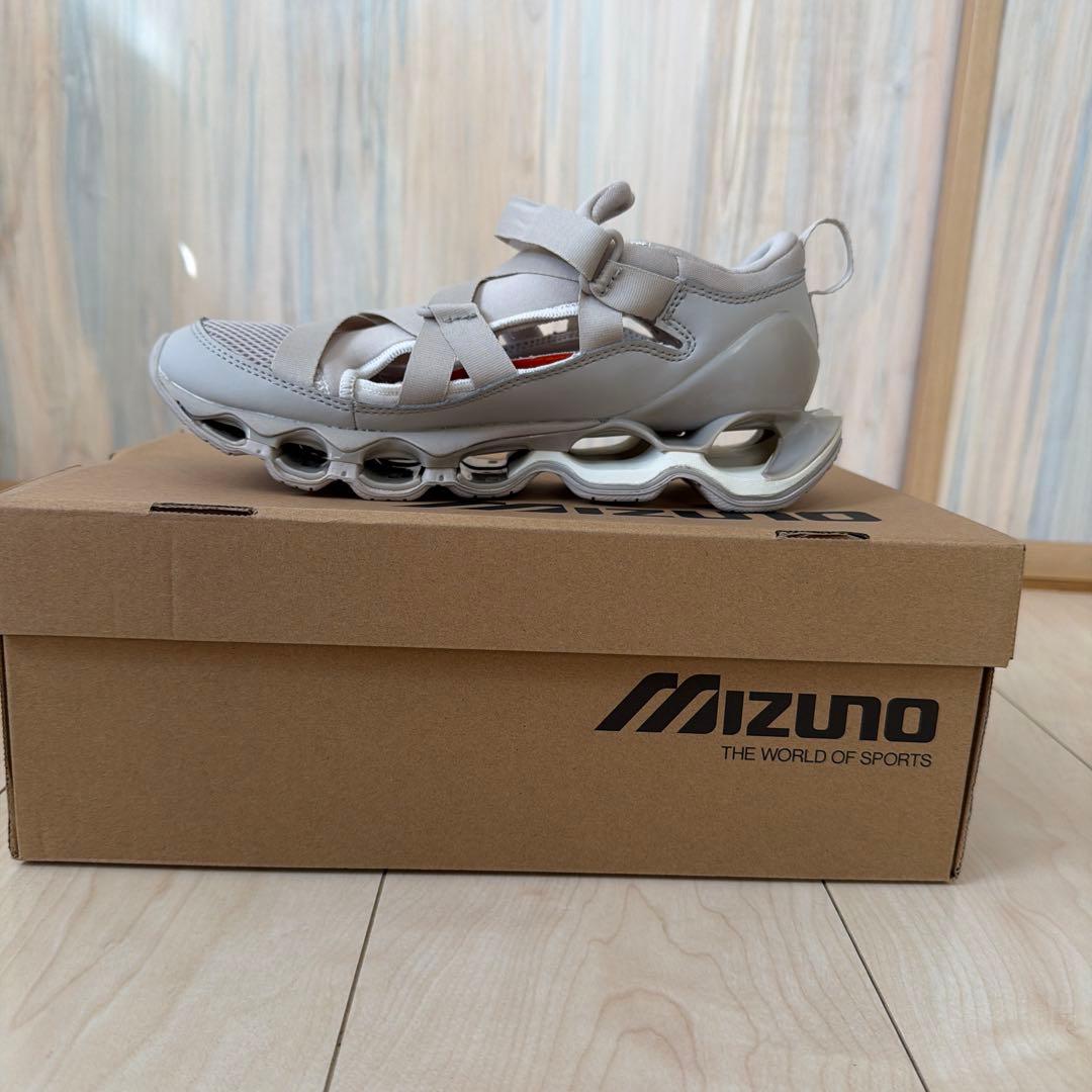 Mizuno グレー スニーカー クロスストラップ