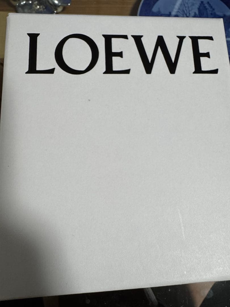 【未使用品】LOEWE 二つ折り財布 ブラック　コンパクト