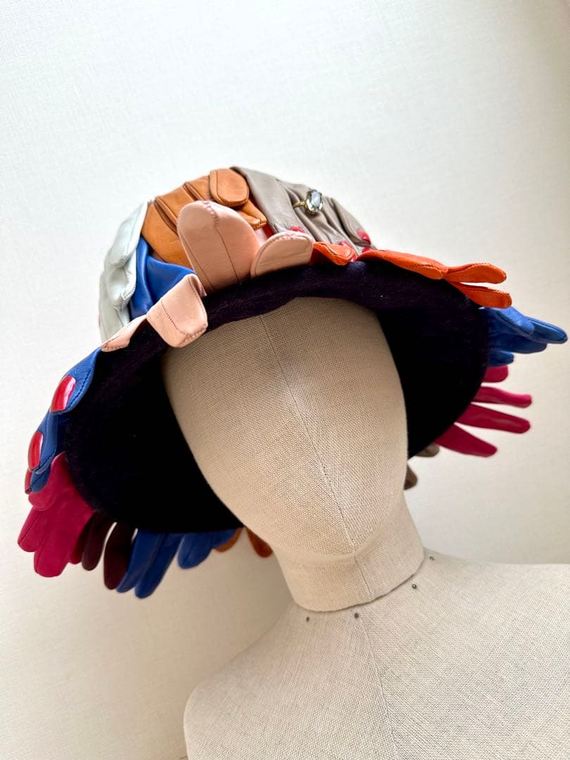 イタリア製の山羊革手袋付　ハット帽子　カラフル　1点物ハンドメイド　アートハット