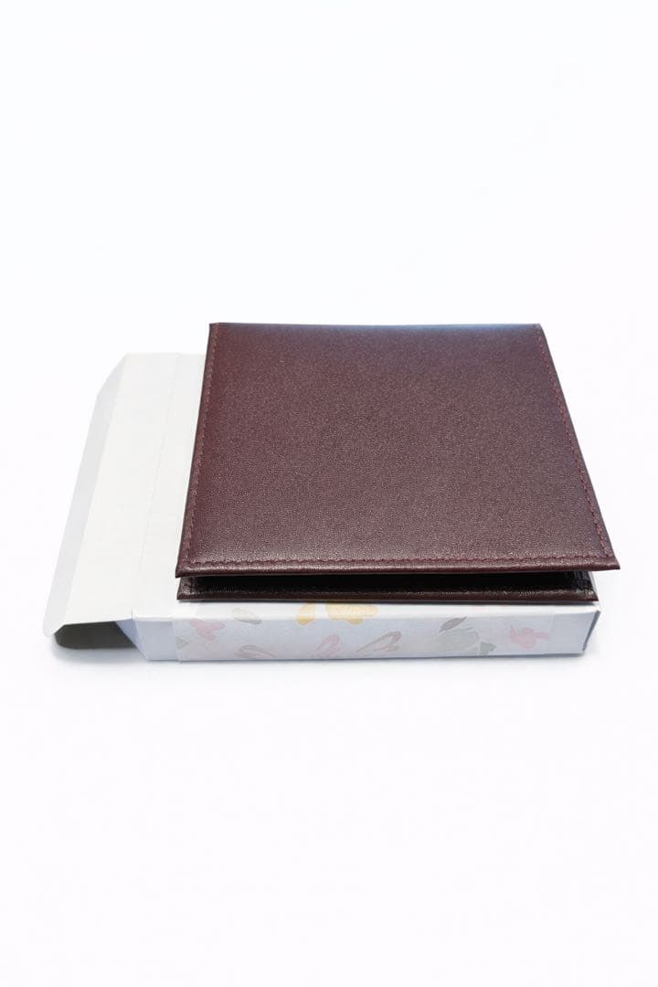 皇室　レザー 二つ折り財布　赤　東御苑 本革