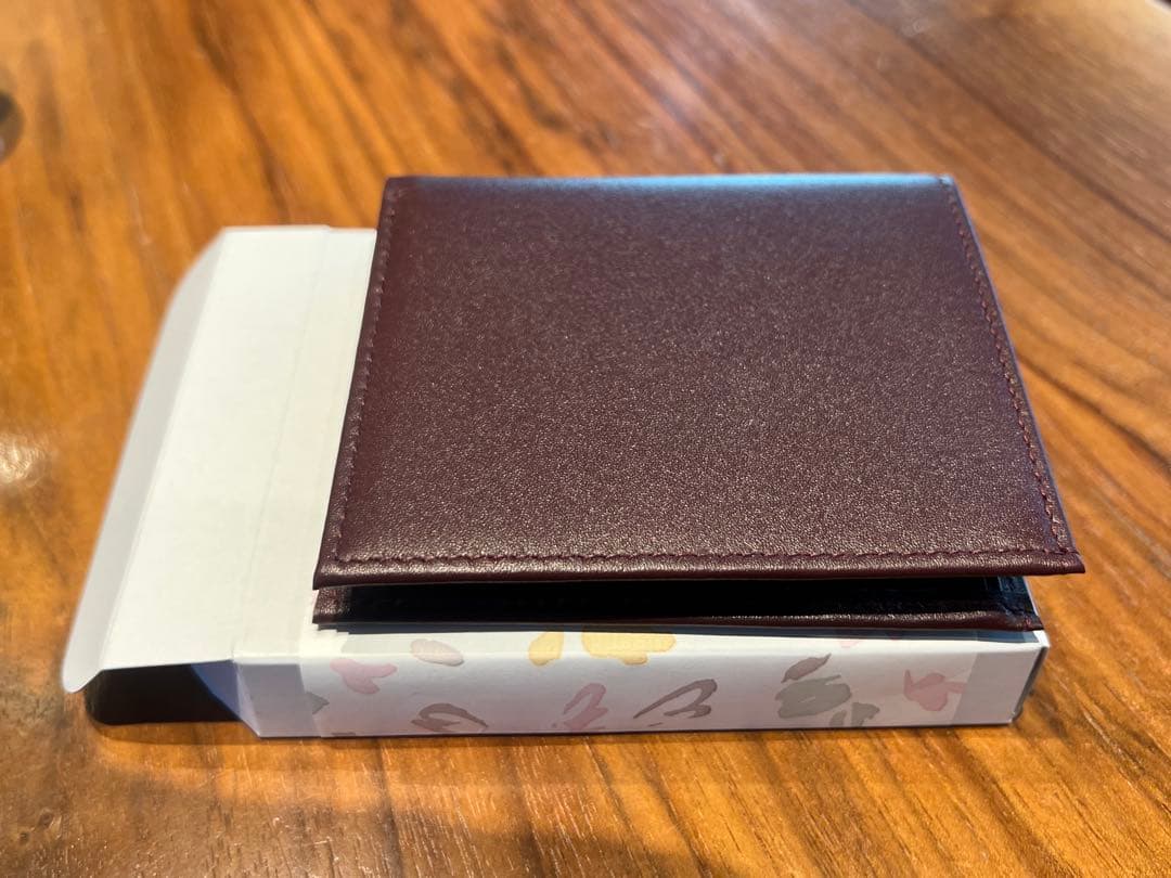 皇室　レザー 二つ折り財布　赤　東御苑 本革