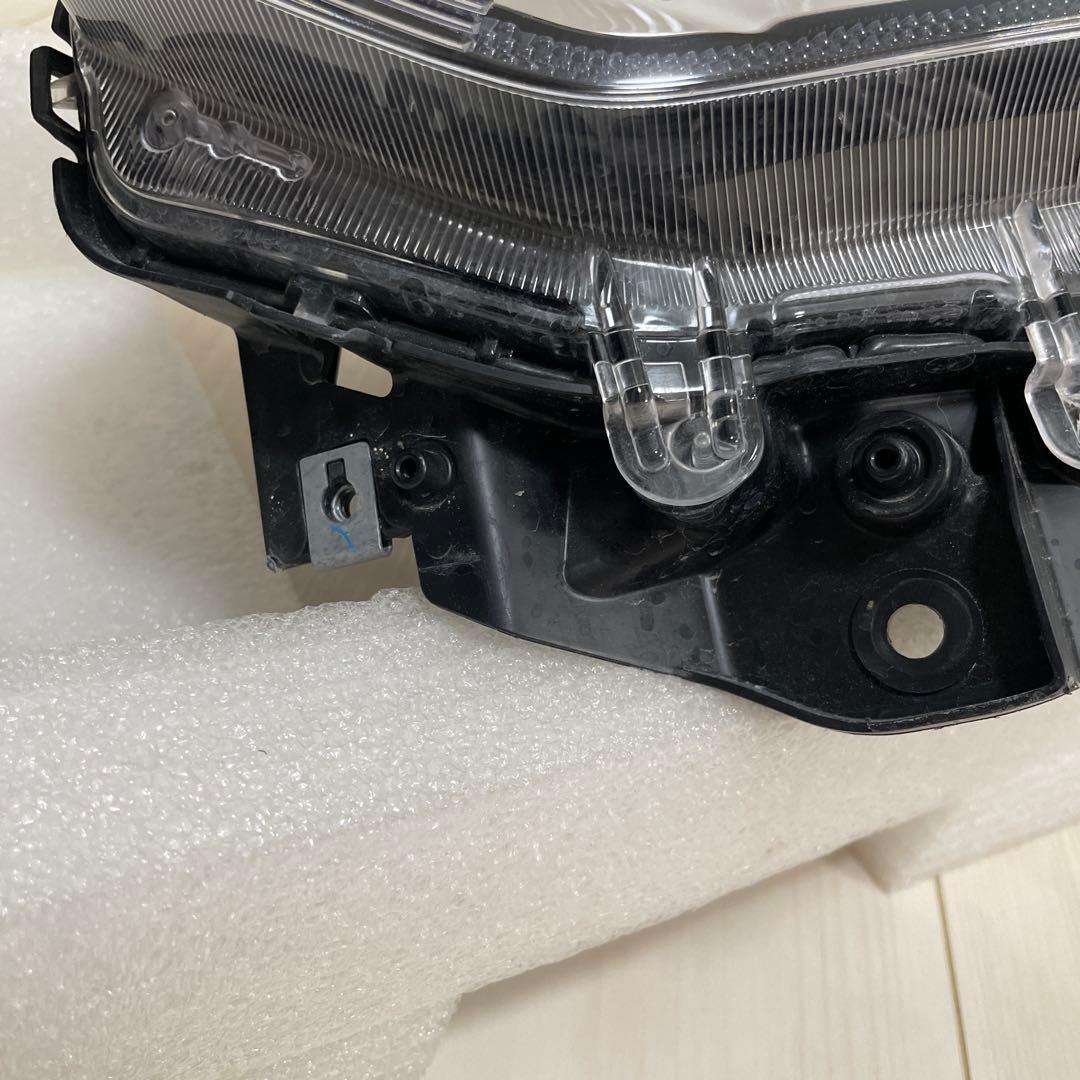 スズキ ZC33S スイフトスポーツ ヘッドライト 左 LED ヘッドランプ