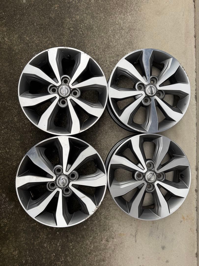 デイズルークス純正15インチアルミホイール