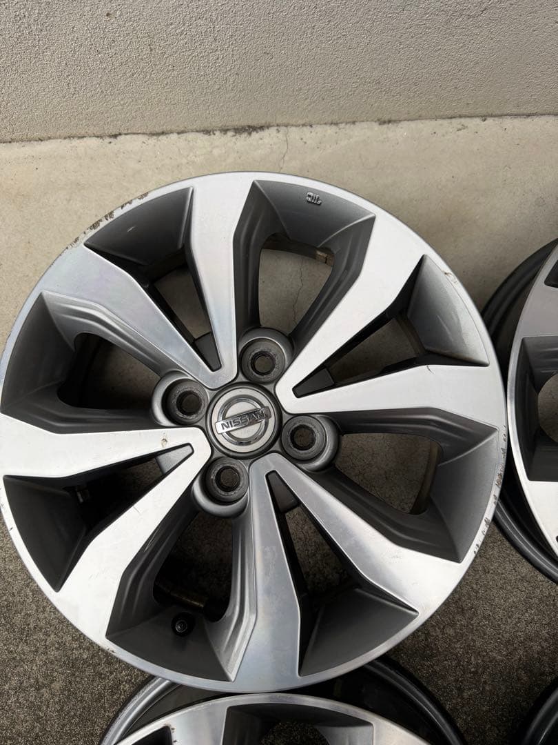 デイズルークス純正15インチアルミホイール