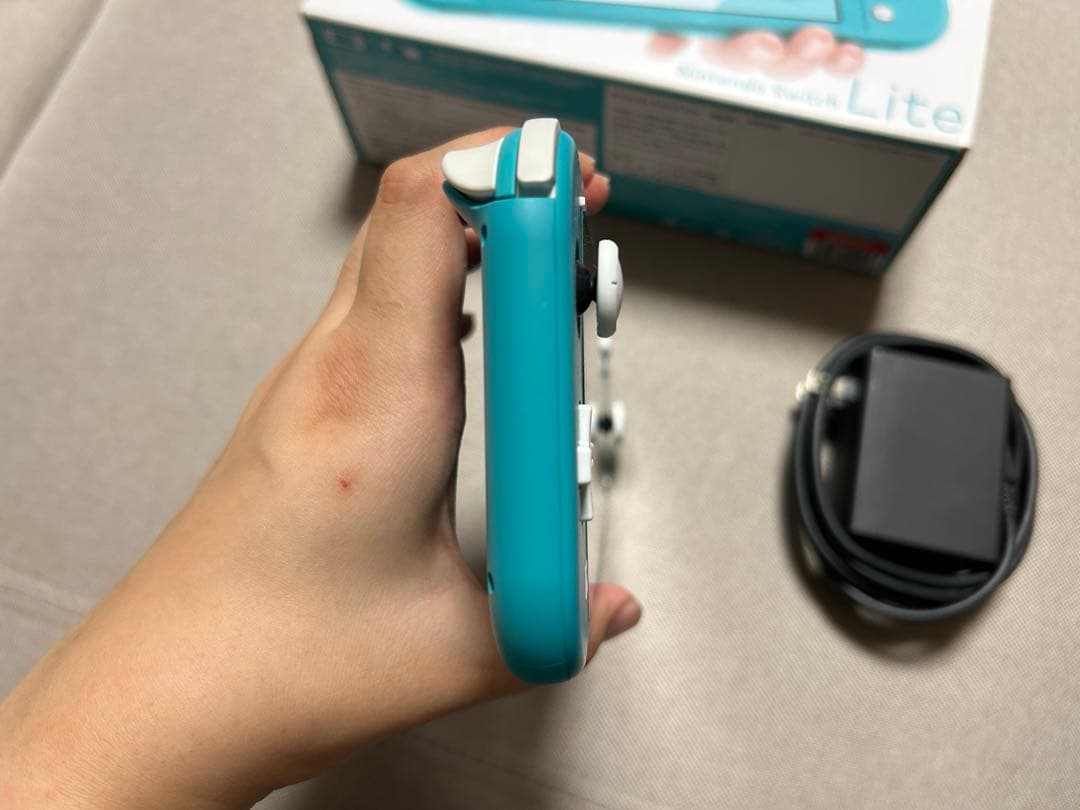 Nintendo SwitchLite コーラルブルー