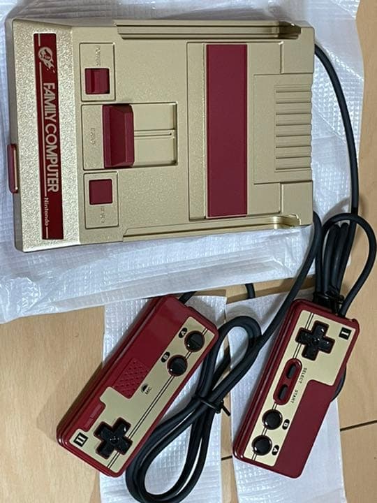 新品未使用　50周年　ニンテンドークラシックミニ　ファミリーコンピュータジャンプ