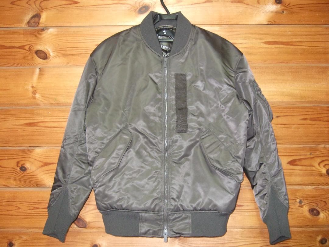 ユニクロ＋J　ハイブリッドダウンオーバサイズMA-1ブルゾンSサイズ【GRAY】