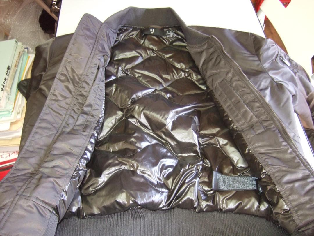 ユニクロ＋J　ハイブリッドダウンオーバサイズMA-1ブルゾンSサイズ【GRAY】