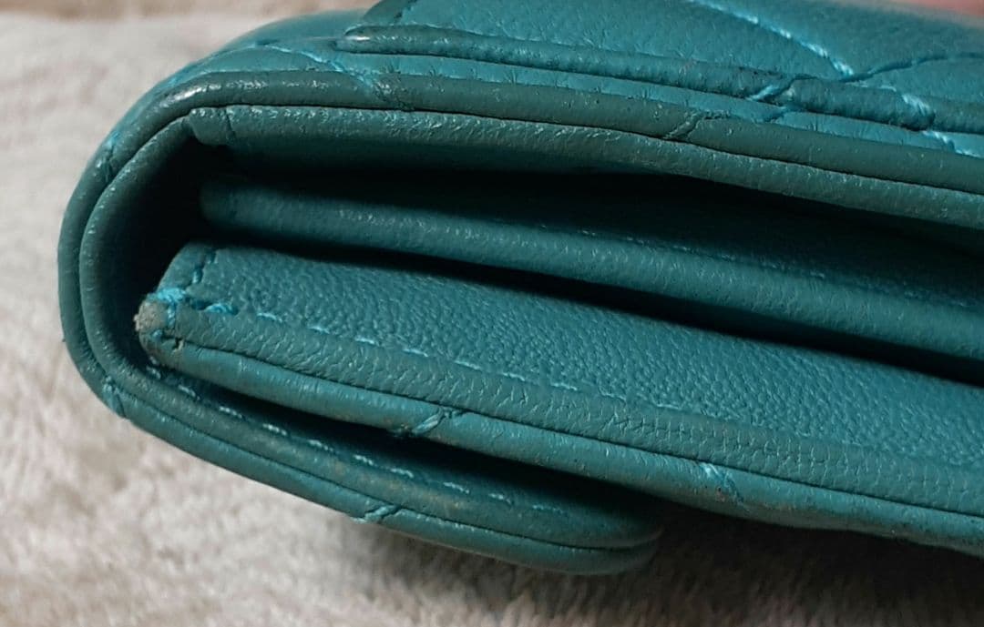 CHANEL ケース ターコイズブルー シャネル