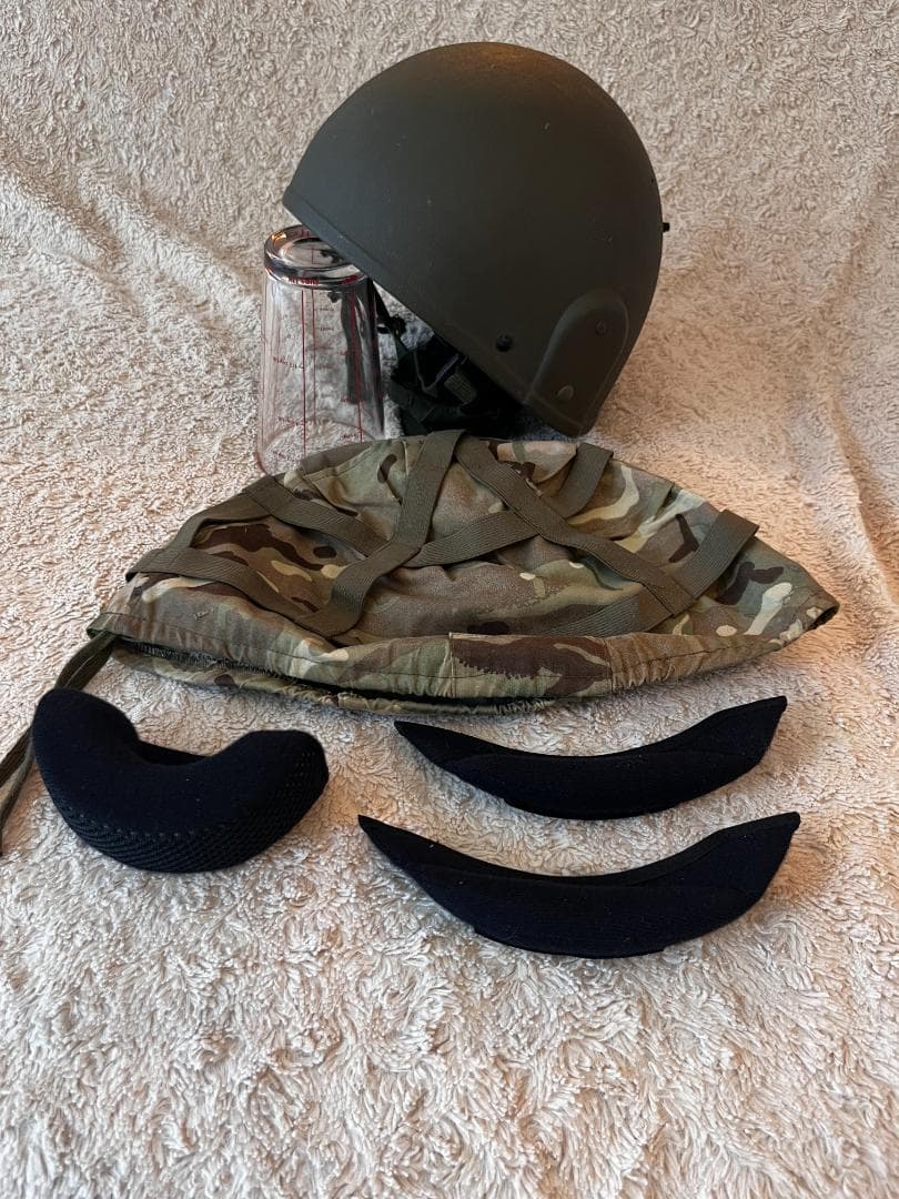 イギリス軍 MK6 ケブラー　軍ヘルメット　未使用実物