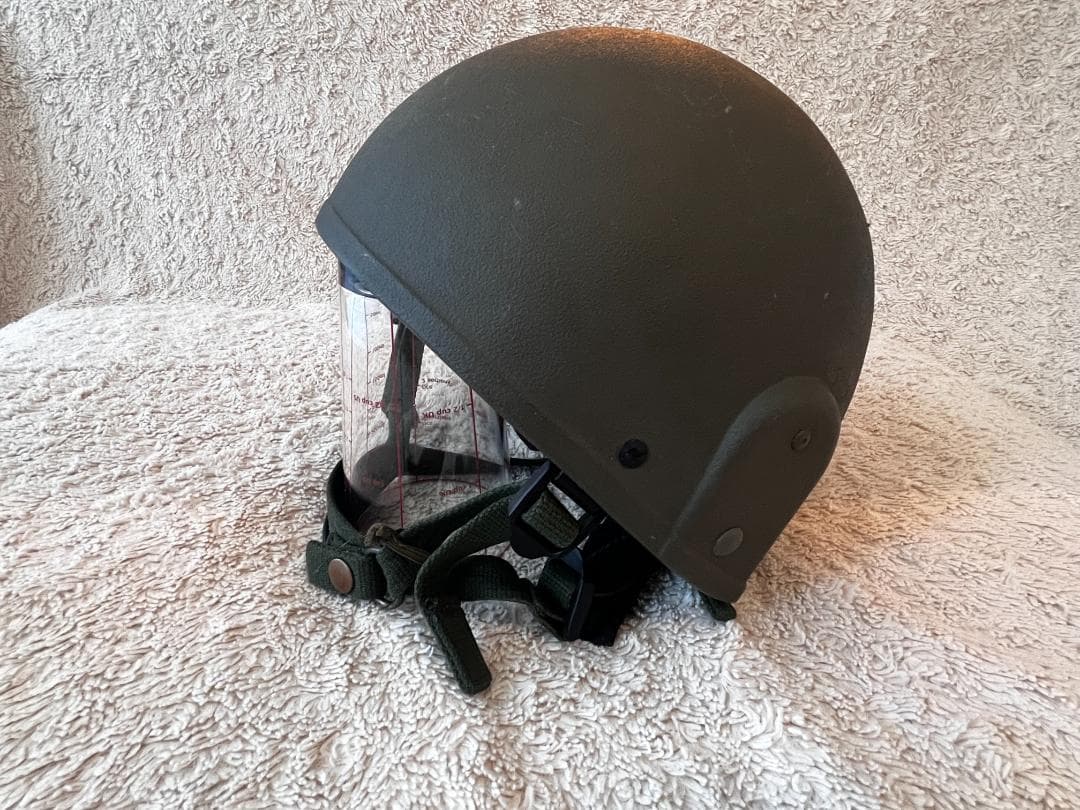 イギリス軍 MK6 ケブラー　軍ヘルメット　未使用実物