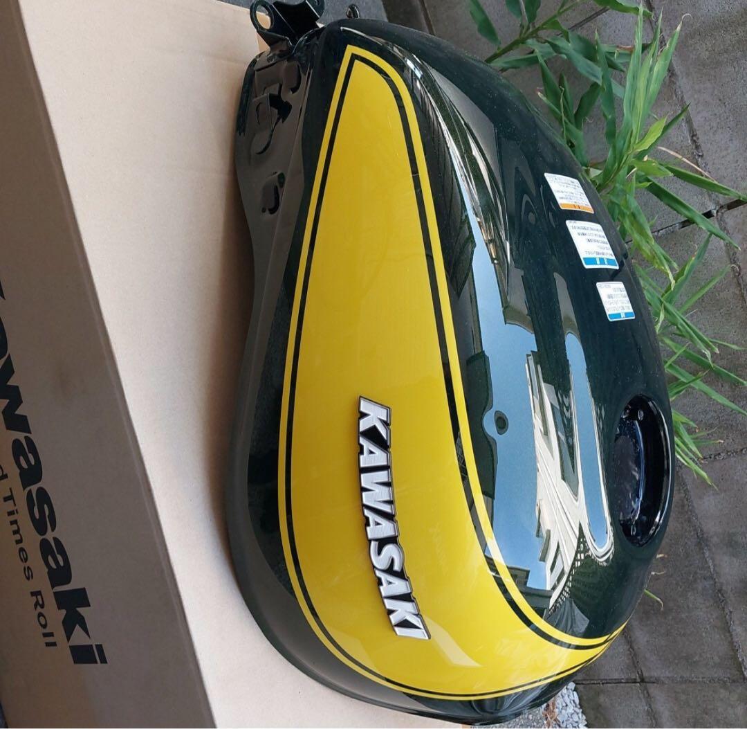 KAWASAKI タンク イエローボールエディション