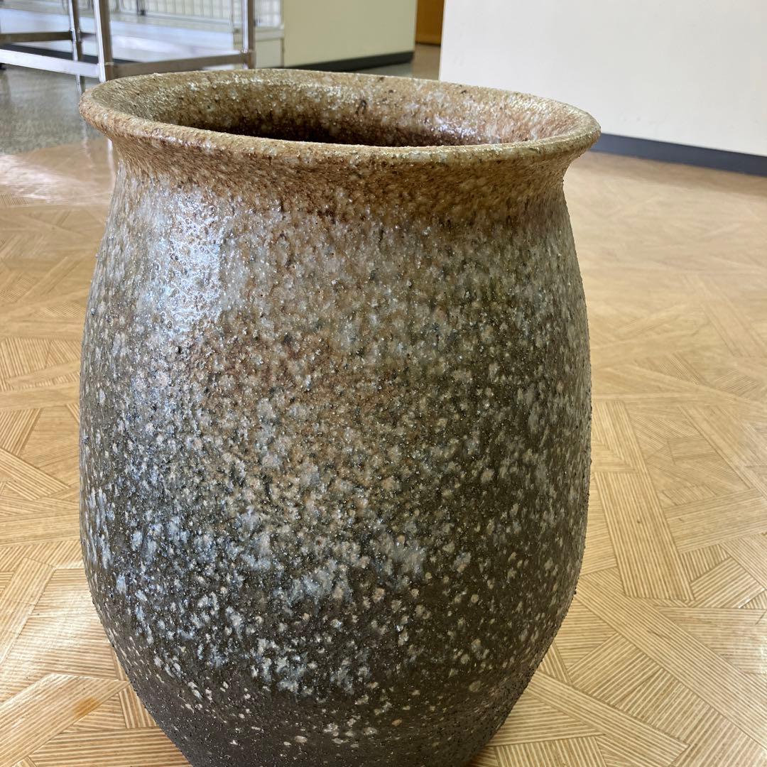 お値下げしました。信楽焼白古壺型傘立て