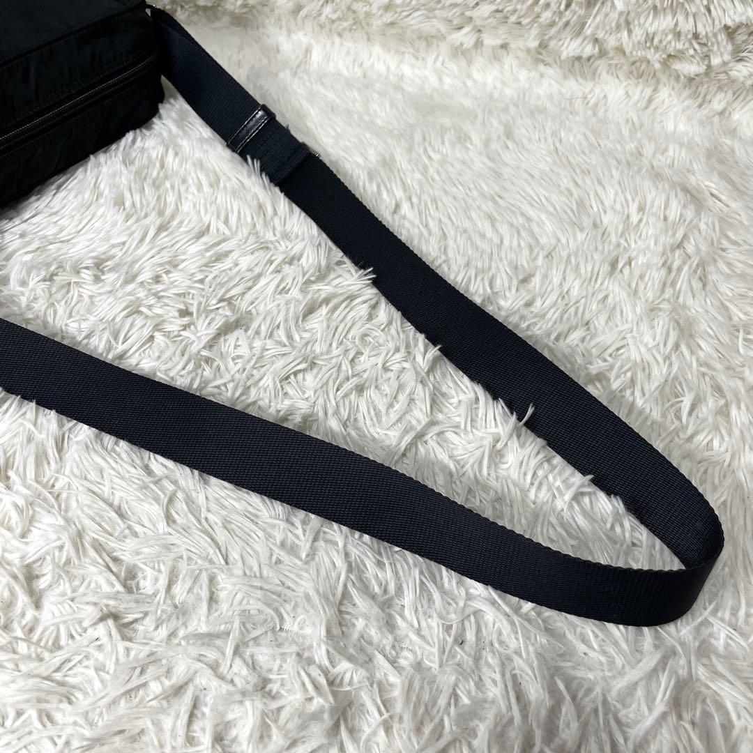 【良品】PRADA プラダ　カメラバッグ　ナイロン　レザー　ブラック　斜め掛け