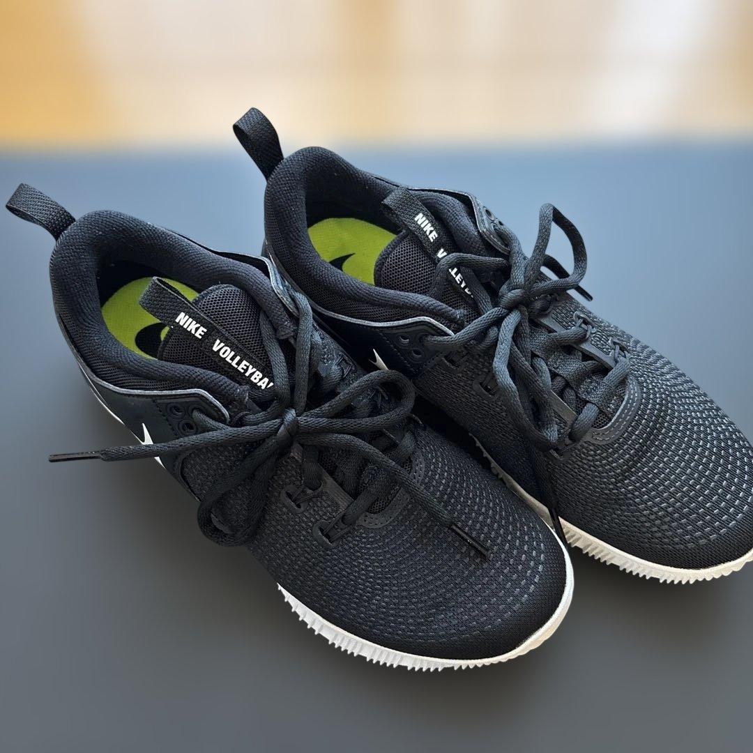NIKE バレーボールシューズ　24.5cm