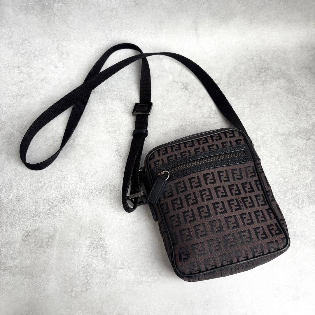 お値下げ済み!FENDI ズッキーノ クロスボディ FFロゴ ショルダーバッグ