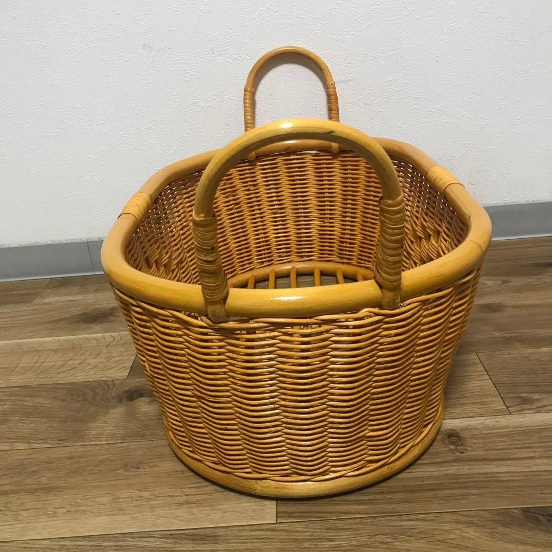 土日限定⭐️お値引き中⭐️籐ランドリーバスケット　籐カゴ　ラタンバスケット　大きめ