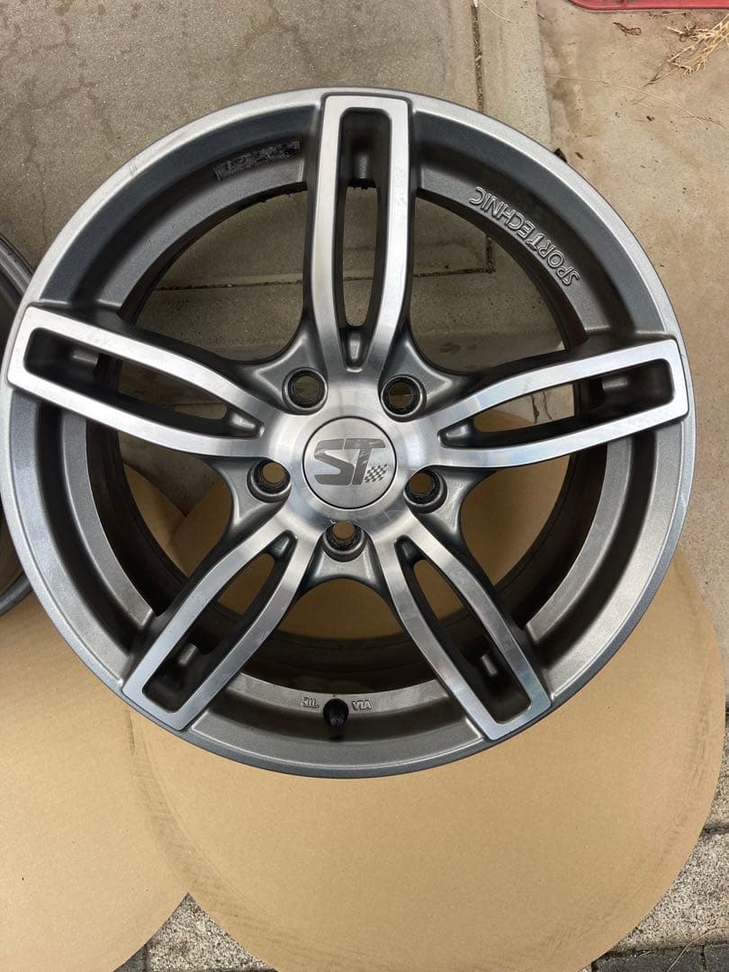 ボルボ　スポーツテクニック　アルミホイール16インチ