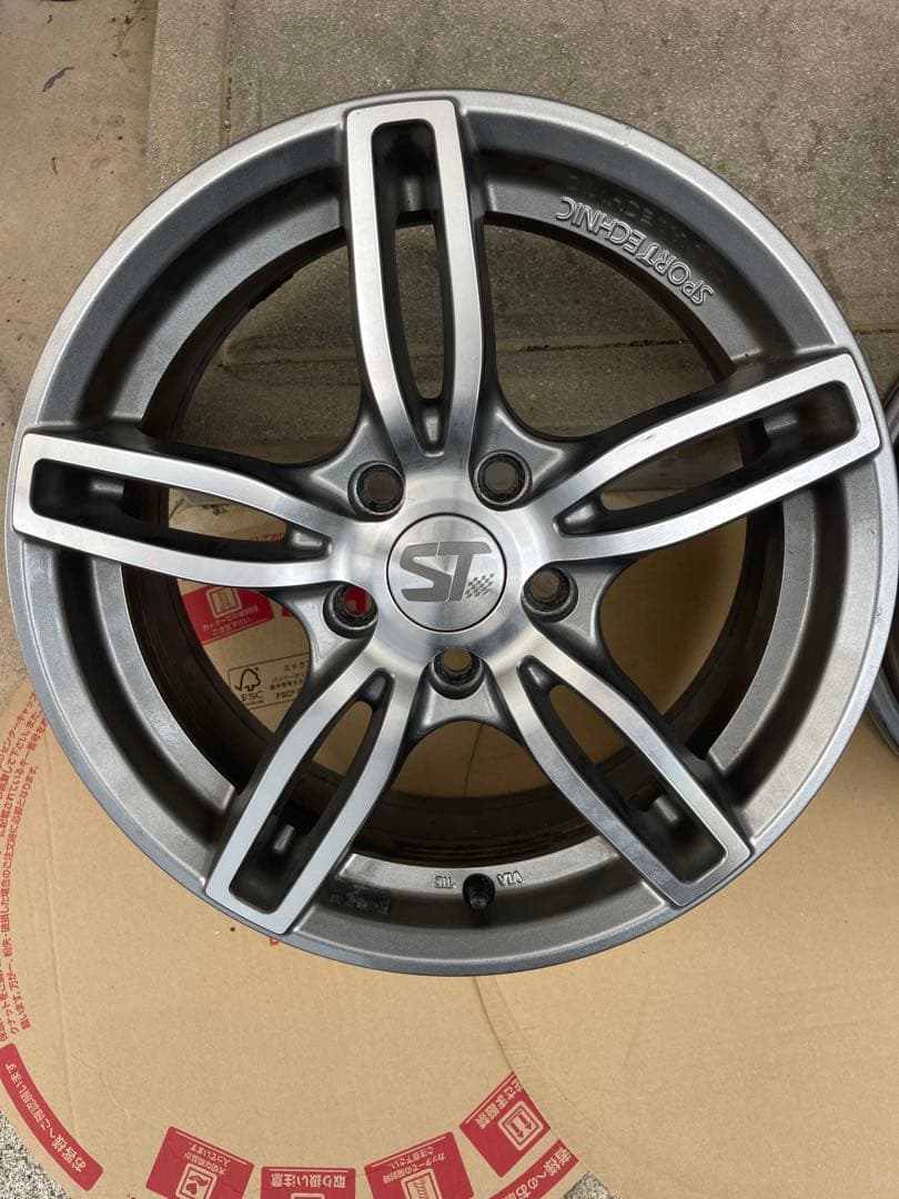 ボルボ　スポーツテクニック　アルミホイール16インチ