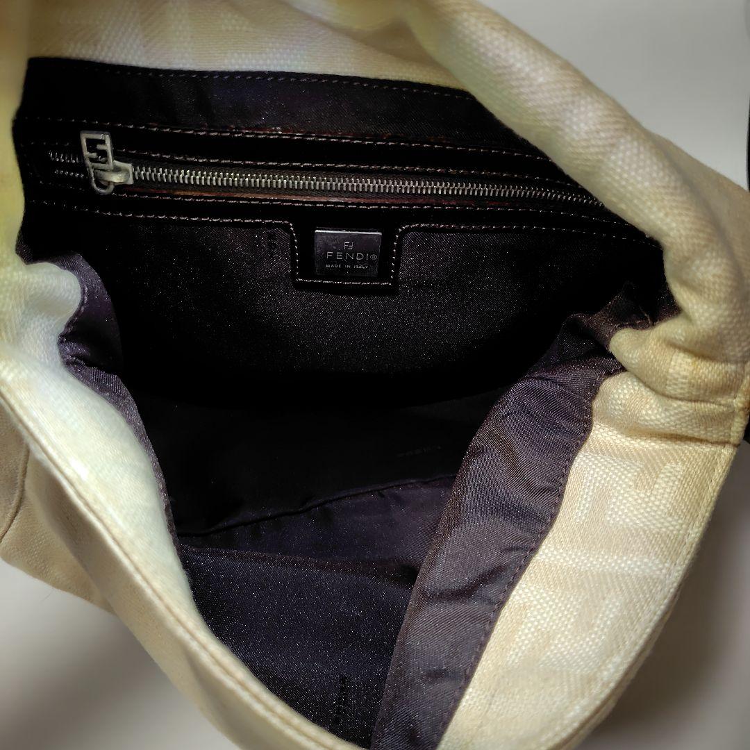 FENDI　ショルダーバッグ　ズッカ　フェンディ