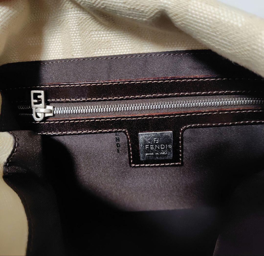FENDI　ショルダーバッグ　ズッカ　フェンディ