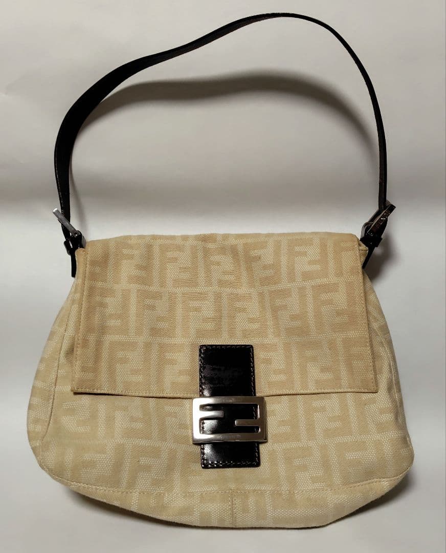 FENDI　ショルダーバッグ　ズッカ　フェンディ