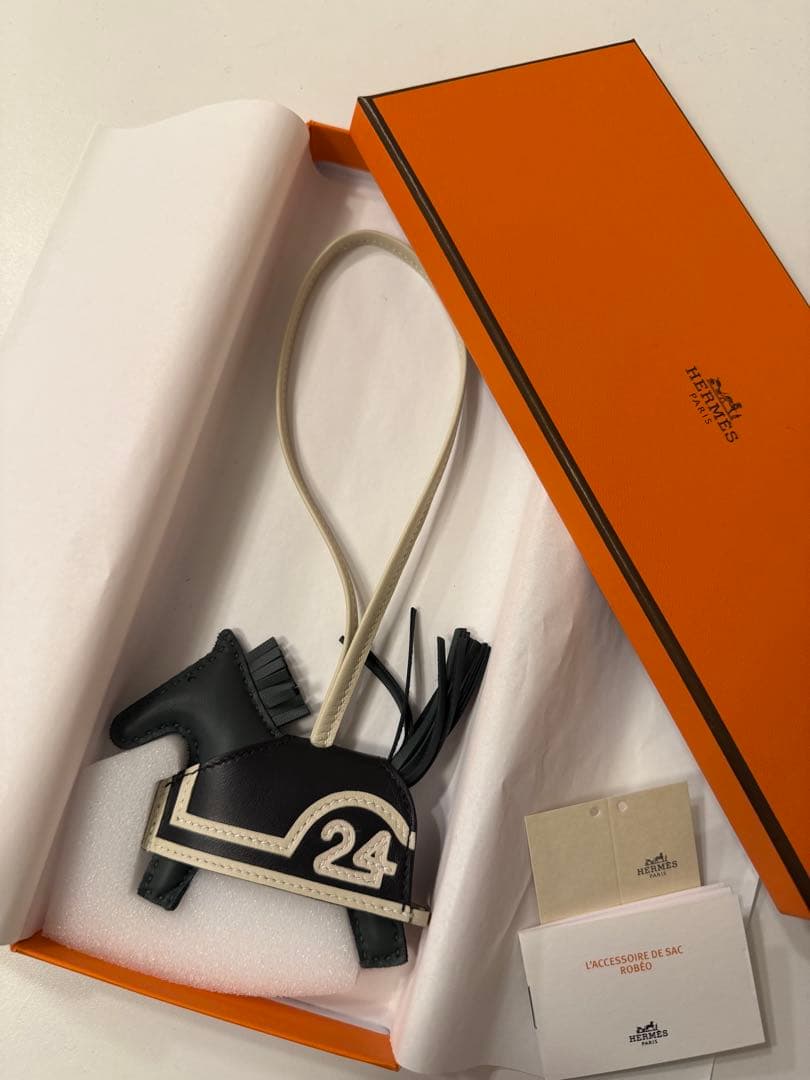 HERMES ロデオチャーム　ロベオクール