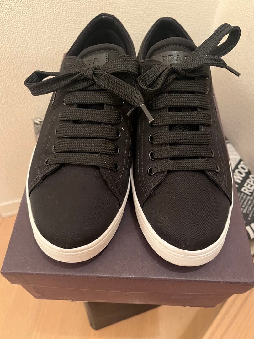 新品同様　PRADA プラダ スポーツ　スニーカー 3E6187 黒