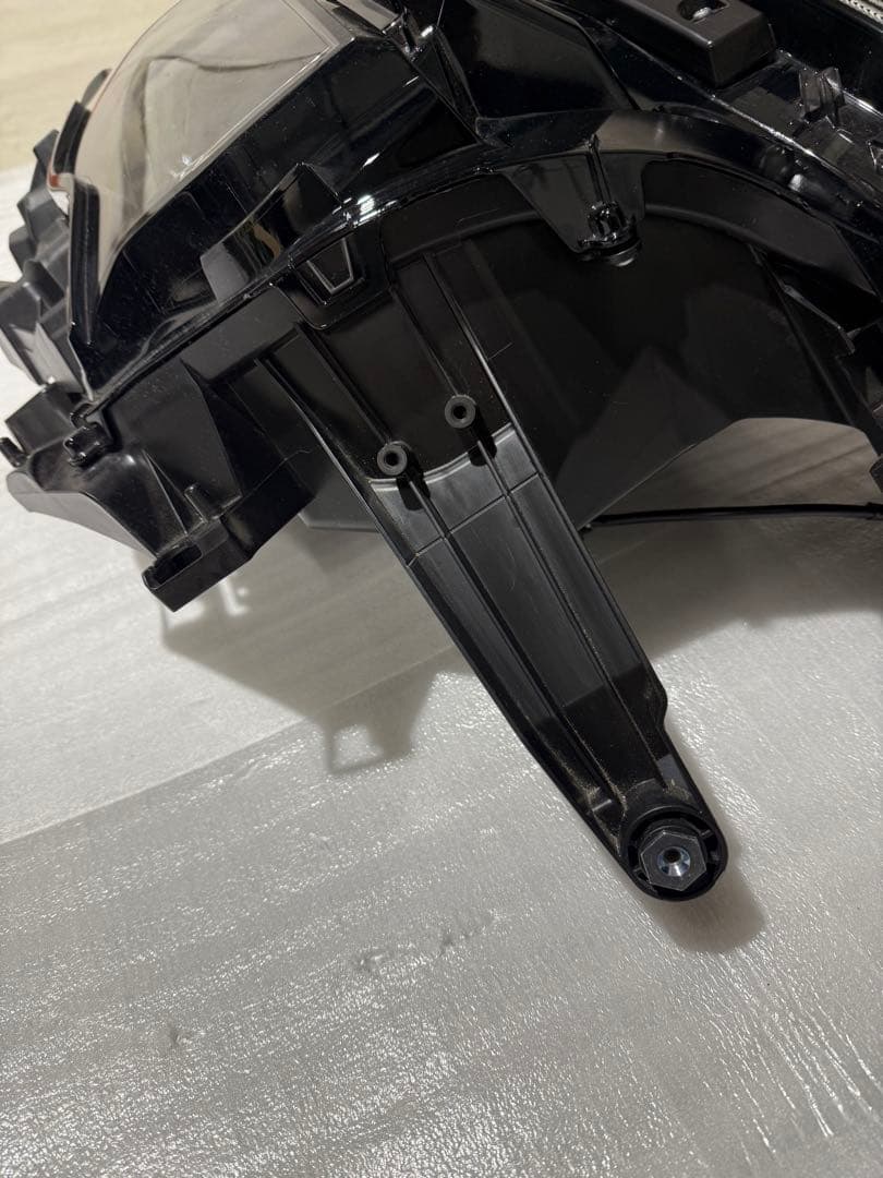 オートゾーン様用ヴォクシー純正ヘッドライト 左 補修歴なし