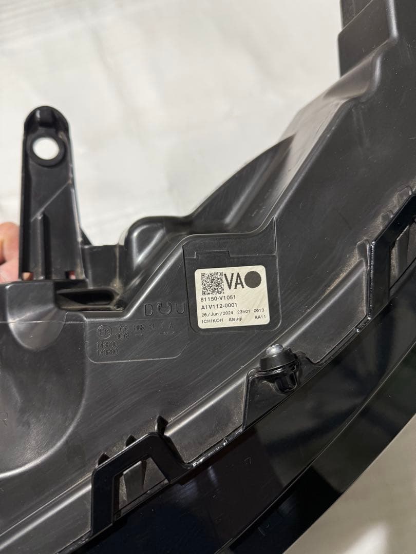 オートゾーン様用ヴォクシー純正ヘッドライト 左 補修歴なし