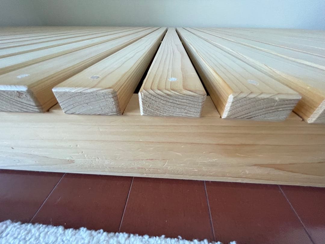 国産ヒノキ無垢材のスノコベッド