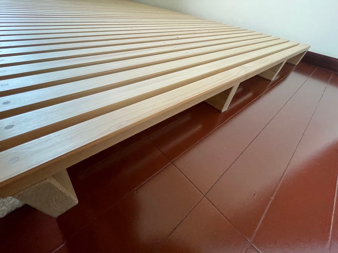 国産ヒノキ無垢材のスノコベッド