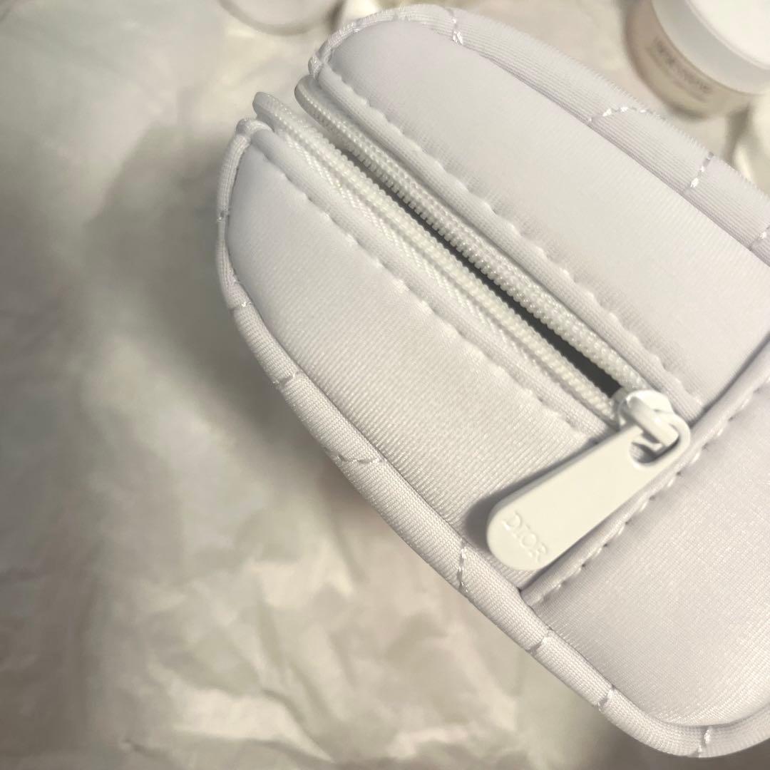 ディオールスノーエッセンスコフレ ポーチ付き