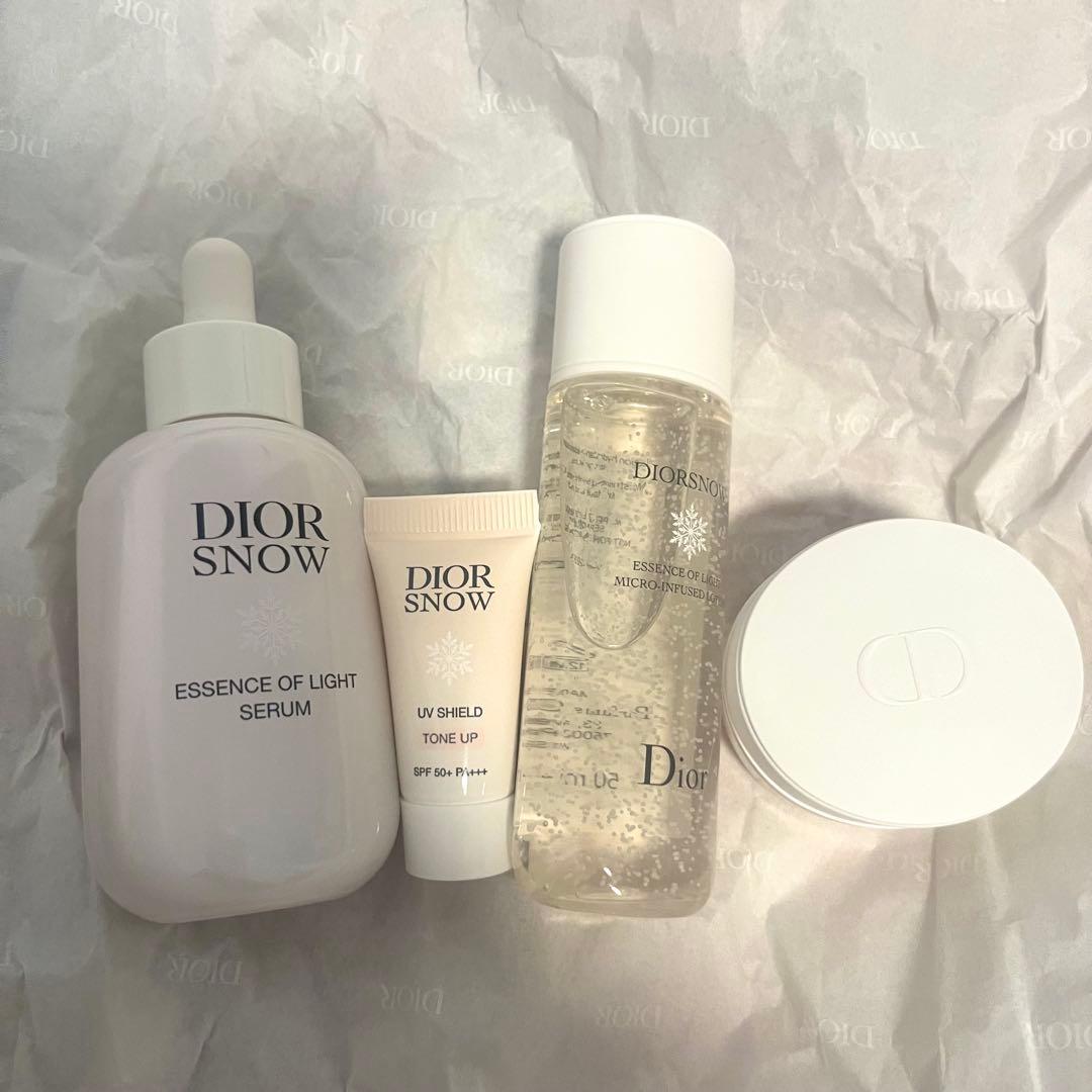 ディオールスノーエッセンスコフレ ポーチ付き