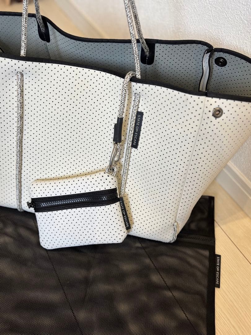 arise 　ステイトオブエスケープトートバッグ 白 ポーチ メッシュ