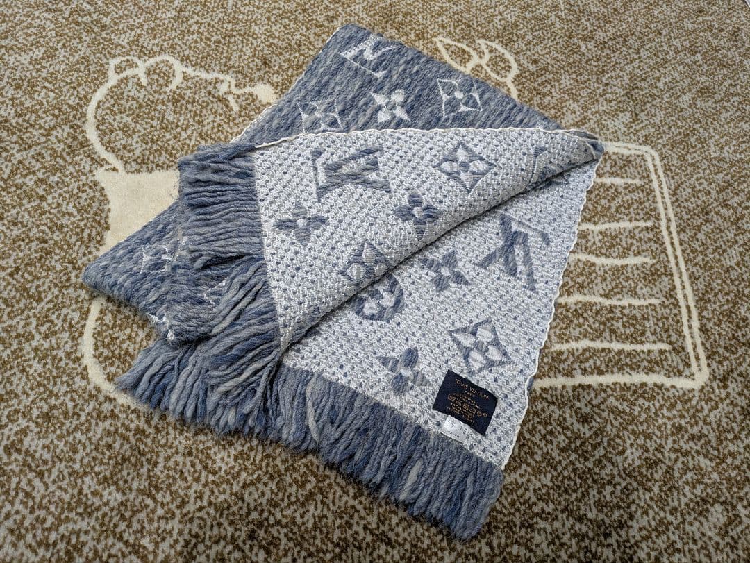 Xmasセールかなり希少Louis Vuitton エシャルプ・ロゴマニアデニム