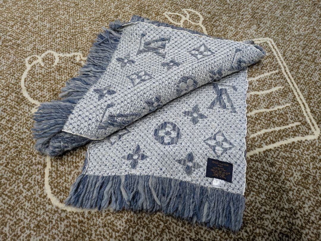 Xmasセールかなり希少Louis Vuitton エシャルプ・ロゴマニアデニム