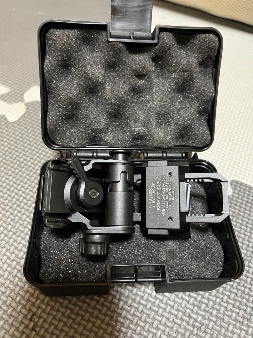 PVS-31 デジタルナイトビジョン 実動 IR 四角画面タイプ