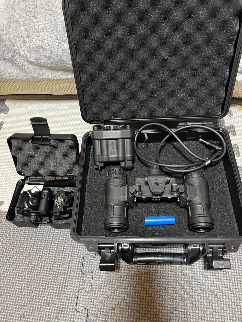 PVS-31 デジタルナイトビジョン 実動 IR 四角画面タイプ