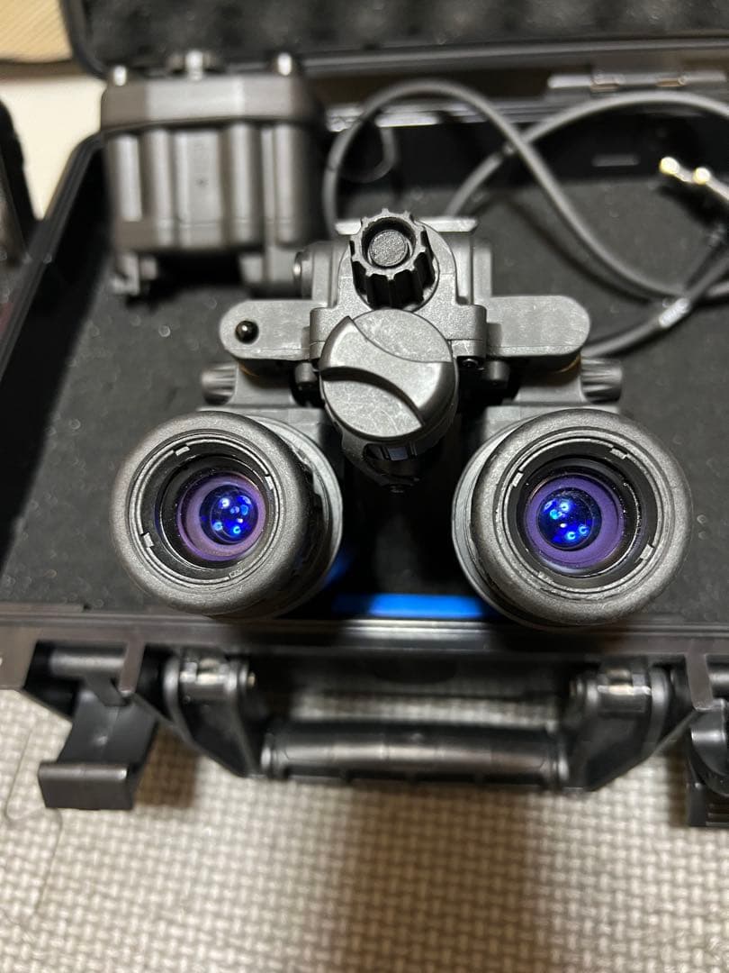 PVS-31 デジタルナイトビジョン 実動 IR 四角画面タイプ