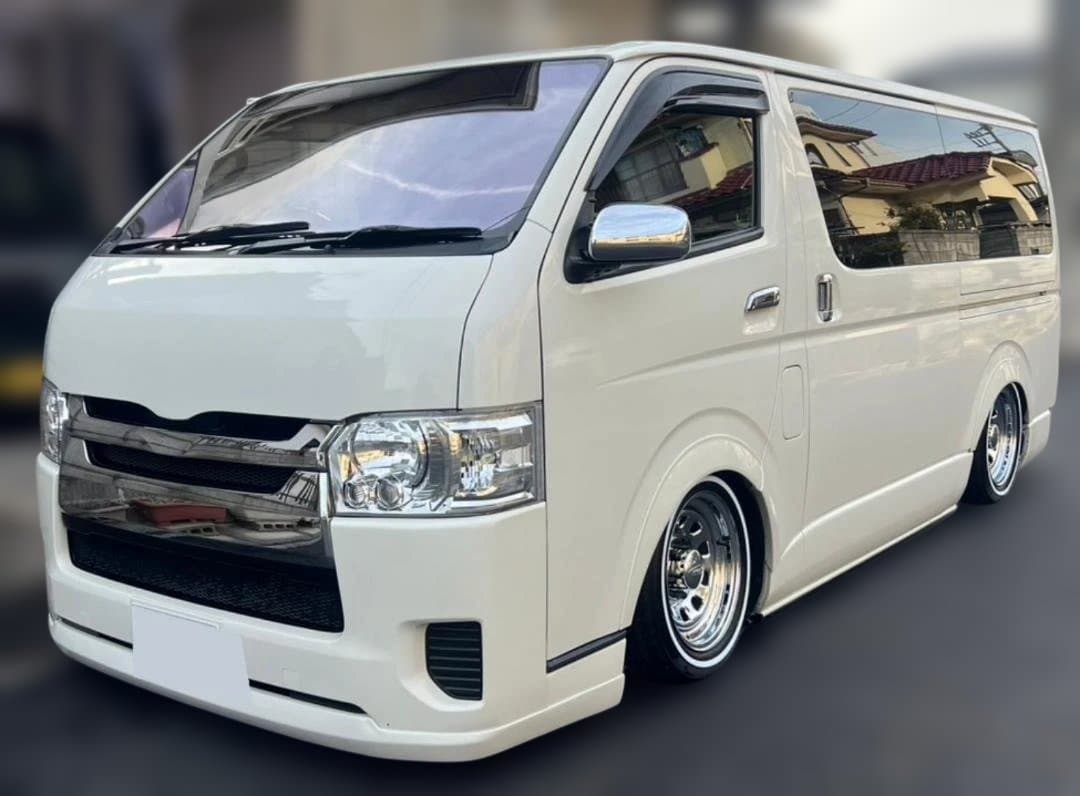 ハイエース200系ナロー純正ボンネットスムージング加工塗装。引き取り限定