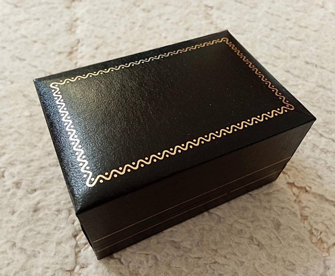 美品・旧ロゴ期CELINEカフリンクス、専用箱付、レア＋美品１対（セリーヌCｆ）