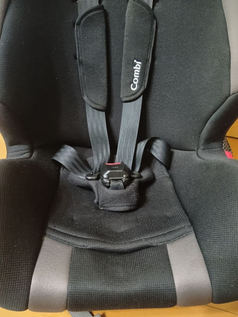 コンビ 　チャイルドジュニアシート　 ママロン　エッグショック CF