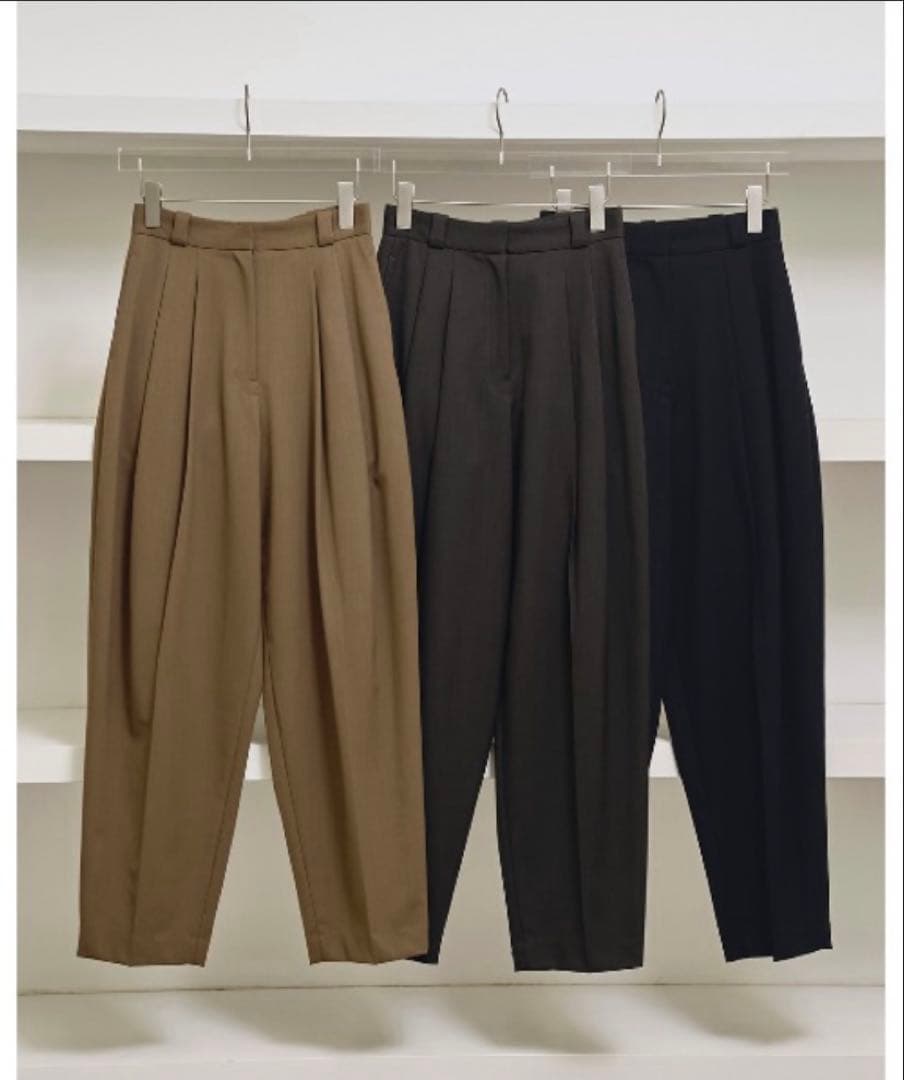 TODAYFUL Tapered Tuck Trousers ダークグレー