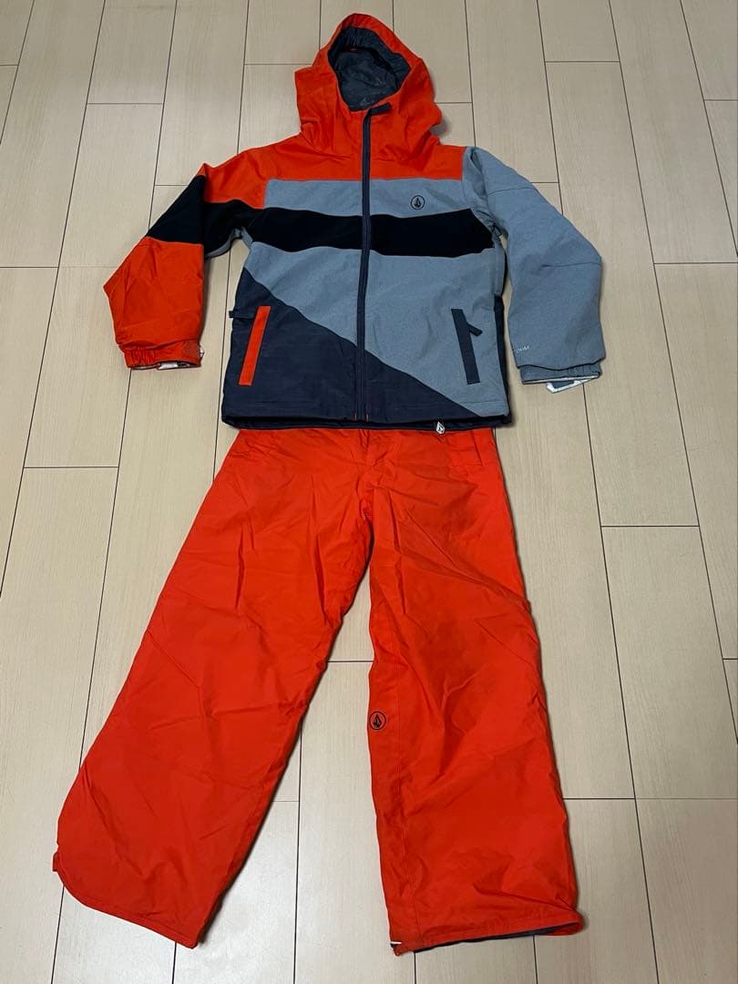VOLCOM スノーボードウェア オレンジ グレー　上下セット　140-150