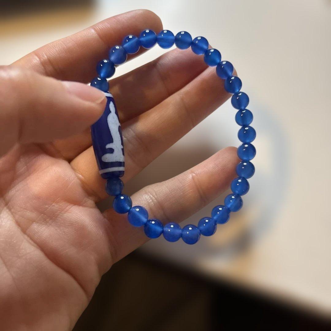 ズーンとくる！青玉髄天珠！双観音天珠！ズーン！