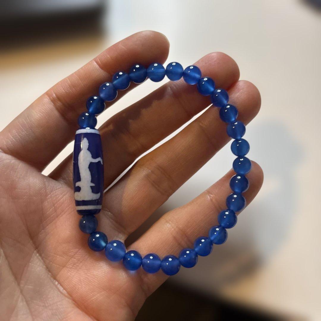 ズーンとくる！青玉髄天珠！双観音天珠！ズーン！