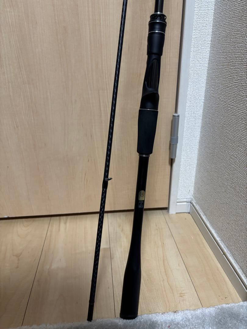 エクスセンスインフィニティ B806M/R